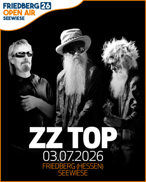 Rockfans aufgepasst – ihr wolltet Rock, ihr bekommt Rock.
Die Rock-Legenden ZZ TOP kommen zu uns auf die Seewiese!

Das Trio um Billy Gibbons, Frank Beard und Elwood Francis – seit 2021 Nachfolger des unvergessenen Dusty Hill – prägt seit 1969 den amerikanischen Blues- und Rock-Sound wie kaum eine andere Band. Über 60 Millionen verkaufte Alben, Klassiker wie Eliminator und die Aufnahme in die Rock and Roll Hall of Fame sprechen für sich.

Und jetzt holen wir diese Geschichte, diese Energie und diesen unverwechselbaren Groove zu uns nach Friedberg.

Freut euch auf eine Live-Show voller ikonischer Momente – mit Songs wie „Gimme All Your Lovin’“, „Sharp Dressed Man“ oder „La Grange“, die seit Jahrzehnten für Gänsehaut sorgen.

🎟️ Reservix PreSale: Dienstag, 25.11.2025, 11:00 Uhr unter 
🎫 Allgemeiner VVK-Start über unsere Webseite: Mittwoch, 26.11.2025, 11:00 Uhr

👉 Seid dabei, wenn eine der prägendsten Rockbands aller Zeiten die Seewiese zum Leben erweckt.